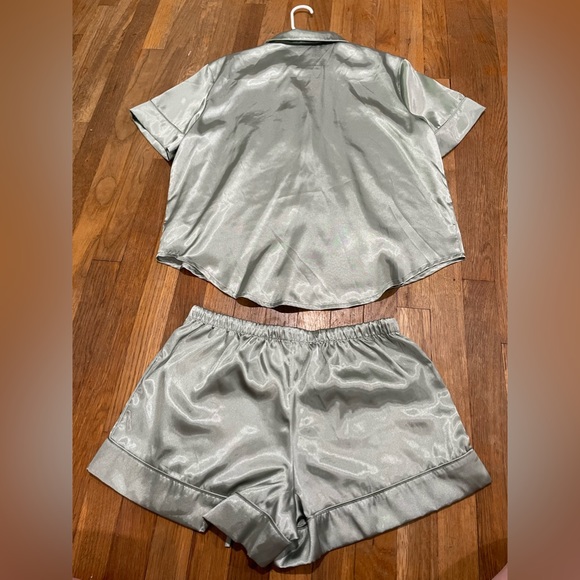 DB Bridal Satin Pajama set ***3 SETS*** - Picture 13 of 16